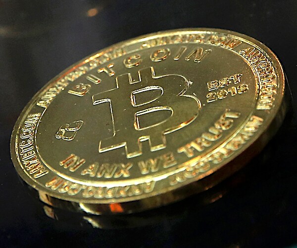 Facebook Bans Bitcoin, ICO Ads for Being 'Misleading, Deceptive'