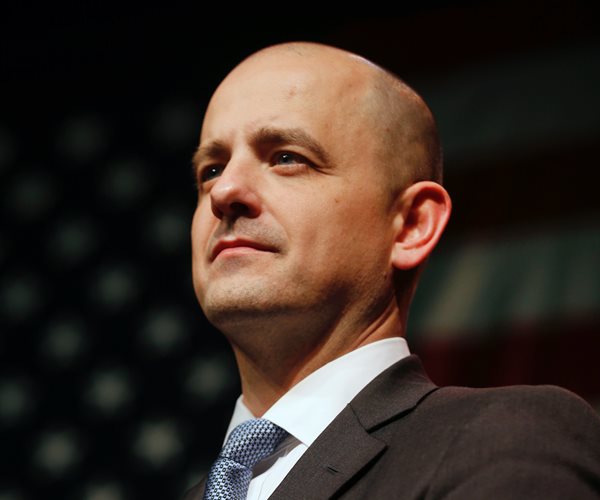 Third-Party Conservative McMullin Challenges Utah GOP Sen. Mike Lee