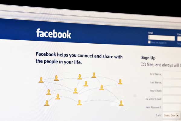 High Court Throws out Conviction for Facebook Threats