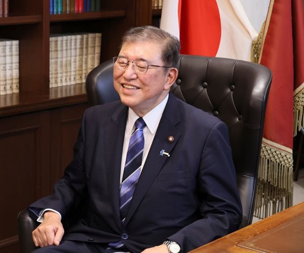 Stocks Bask in China Stimulus Glow, Yen Swings Higher on Ishiba Win 