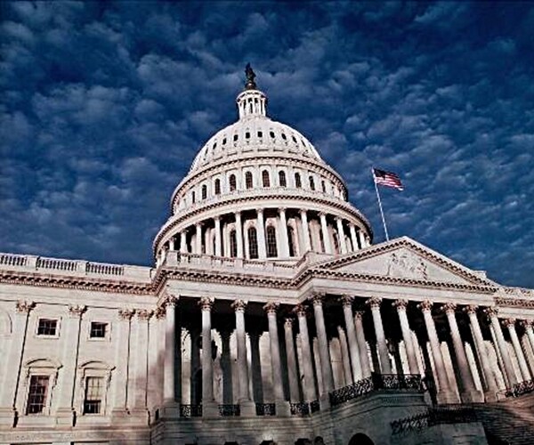 Fitch: Trump's Tax Cuts May Threaten US' Top Credit Rating