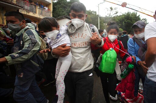 Some 9,000 Honduran Migrants cross North into Guatemala