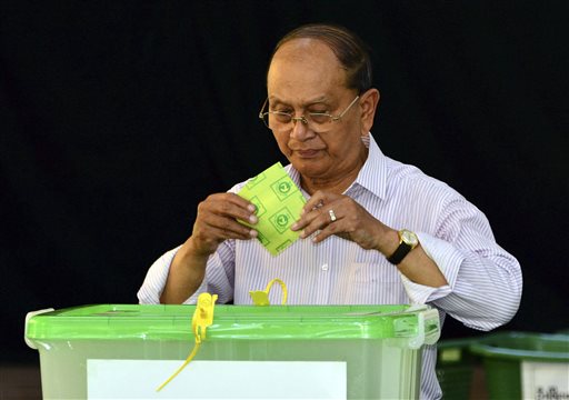 Myanmar President Votes in "military Country"