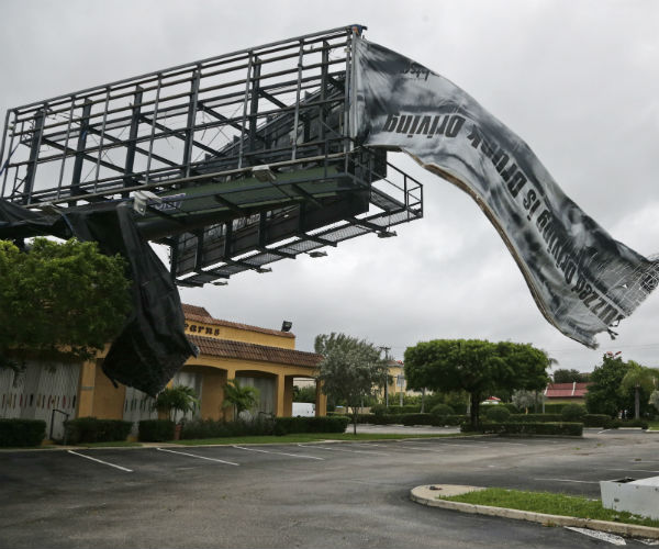 Hurricane Matthew Quiets Campaign Ahead of Debate