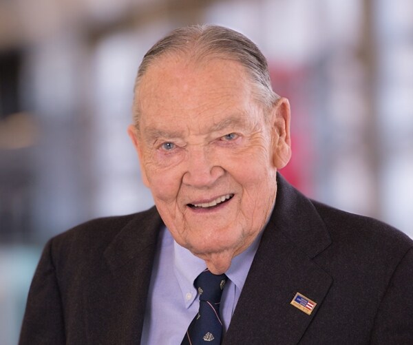 Vanguard's Jack Bogle: 'Open Immigration is Good for the Economy'