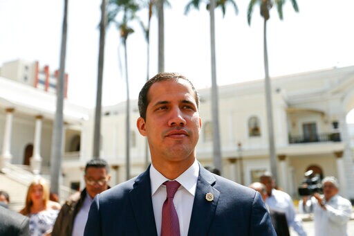 Venezuelan Forces Search Homes of 2 Opposition Figures