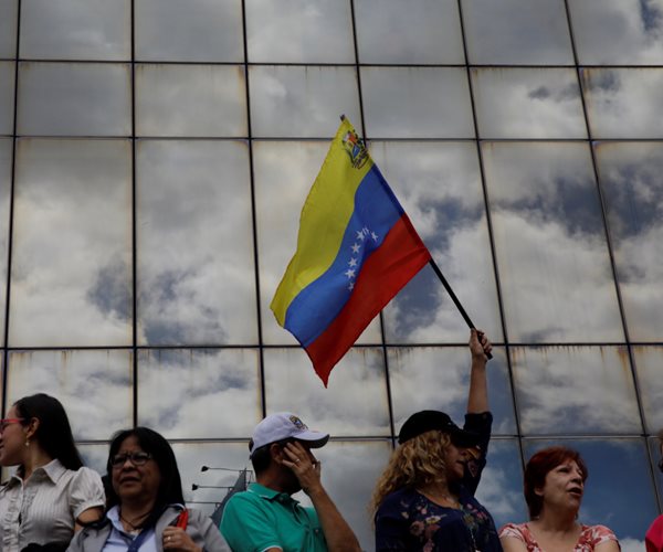 Surprise Arrival of Russian Plane in Venezuela Fuels Intrigue