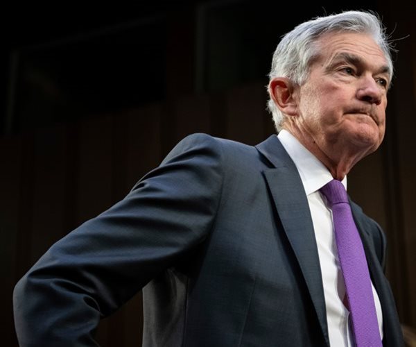 Fed's Powell Sticks to Hawkish Message