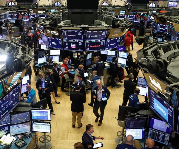 Wall Street Opens Higher After Powell's Remarks Boost Rate Cut Hopes