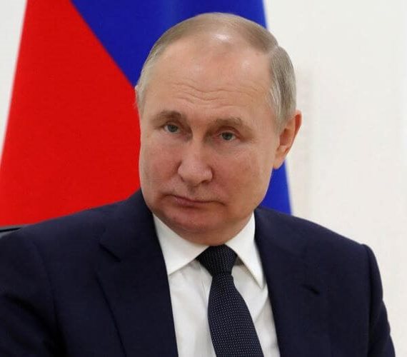 Russia Gas Flow Lifts Euro Ahead of ECB Rate Meeting