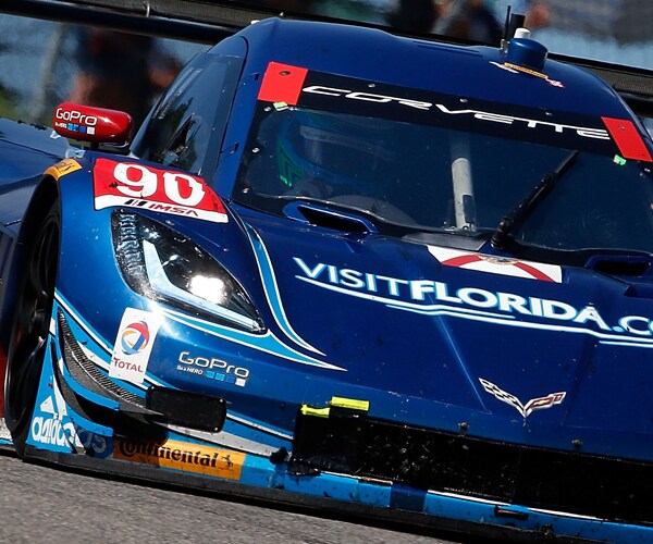 Corvette Pace Car Driven by GM Exec Crashes, Halts Detroit Grand Prix