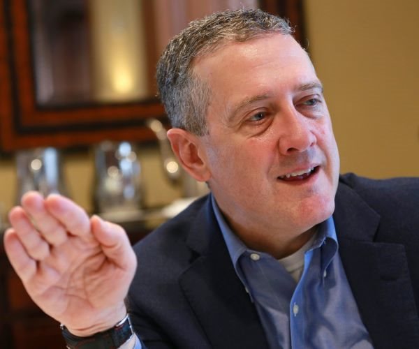 Fed's Bullard: Easing 2 Percent Inflation Target Would 'Set Up Chaos'