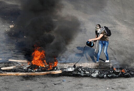 Lebanese Protesters Back in Streets Following Brief Lull