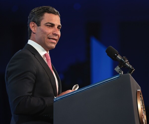 Someone Throw Francis Suarez's Hat Into the Presidential Ring