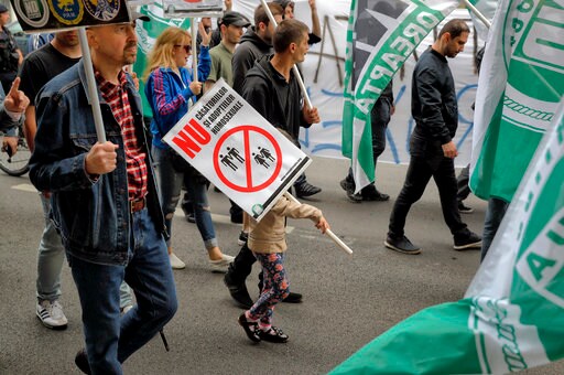 Romania: 1,000 in Gay Pride March amid Moves to Limit Rights