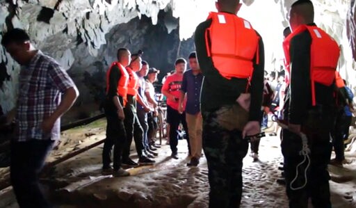 Water, Mud Block Rescue Attempt for 12 Boys inside Thai Cave