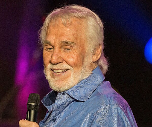Kenny Rogers on Trump: 'I Really Like Him, I Love What He Says'