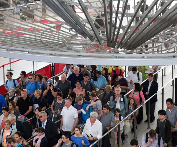 US Airlines' 823 Million Passengers in 2016 Set Record