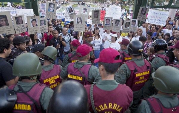 Venezuelan Student Protesters Seek to Woo Poor