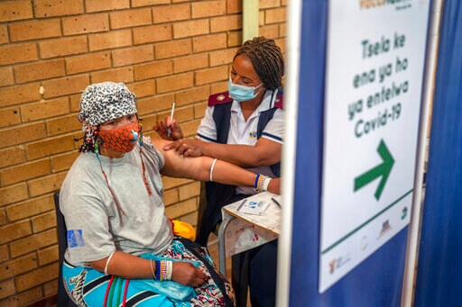 Study Suggests past COVID Infection May Not Fend off Omicron