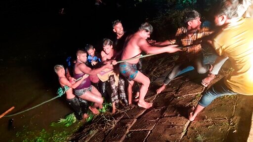 Passenger Boat in Bangladesh Sinks, 21 Dead, Others Missing