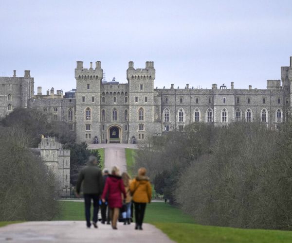 Queen Elizabeth Makes Windsor Castle Her Permanent Home