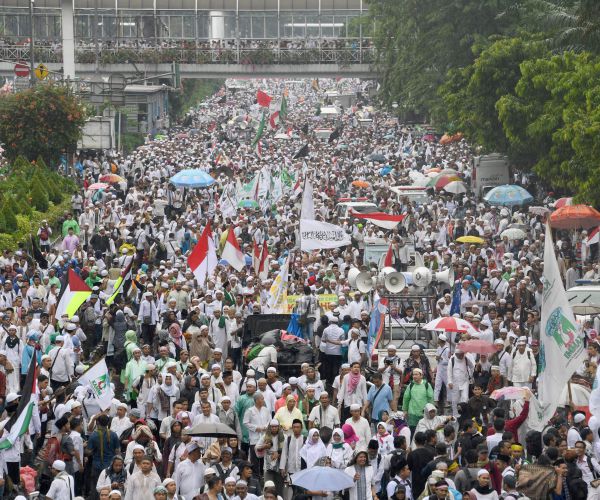Jakarta Muslim Protest: 200,000 Stand Against Leader's Quran Insult