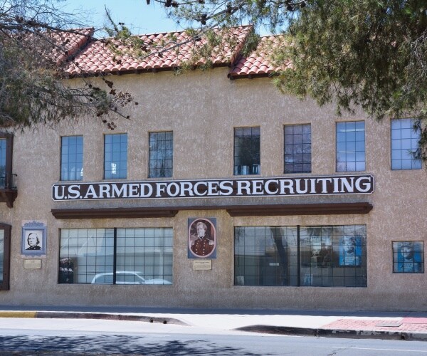 armed forces recruiting station 
