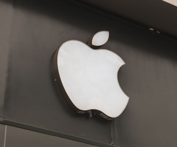 Apple Is Said to Develop Displays to Replace Samsung Screens