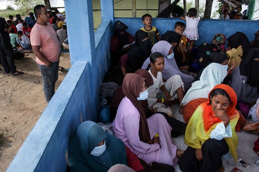 Nearly 1,000 Rohingya Refugees Arrive by Boat in Indonesia's Aceh Region in One Week