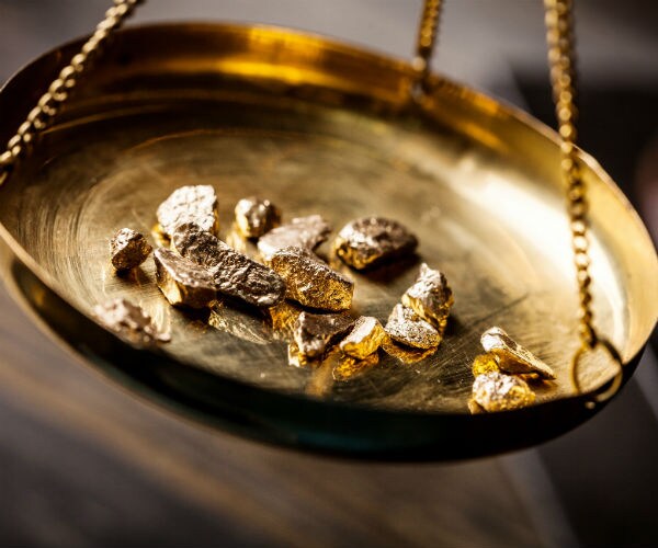 Top Forecaster Says 'Gold the Superhero' May Rally to $1,400