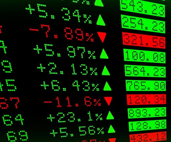 Dow Plunges 620 Points as Trump Warns of New Tariffs on China