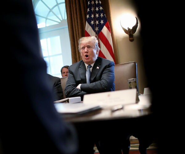 Trump Invites Pelosi, Schumer to White House for Immigration Talk