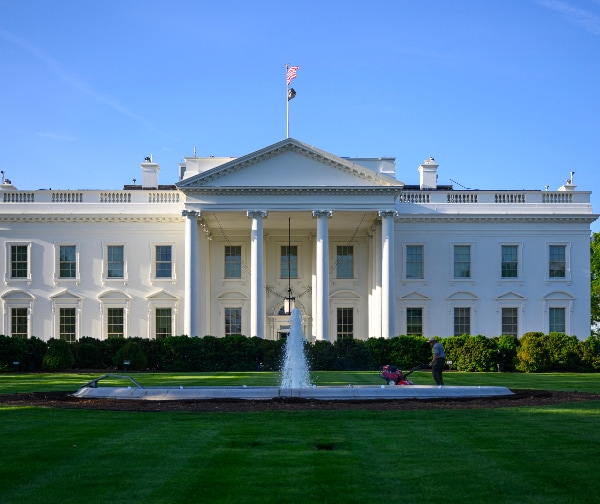 WH Warned Staff Against Betting on Futures Markets Amid Iran War