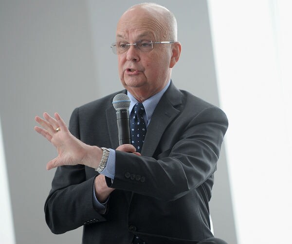 Former CIA Chief Hayden: Trump Envious of Putin