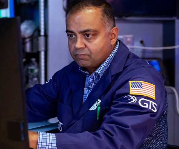 S&P 500 Ends Lower as Focus Turns to Nvidia