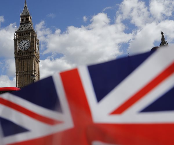 UK Police Arrest Man Wielding Knife Near Parliament
