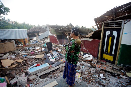 The Latest: Aftershock Shakes Quake-hit Indonesian Island