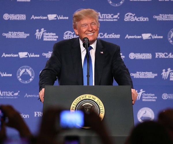 Trump Courts Conservatives at Values Voter Summit