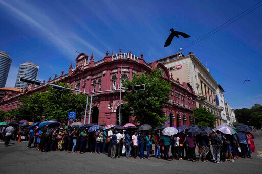 Sri Lanka Lawmakers to Pick New President but No Deal on PM