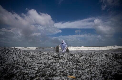 Sri Lanka Police Investigate Fire on Ship off Colombo