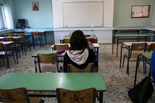Greece Pins Hopes on Mandatory Home Testing, Opens Schools