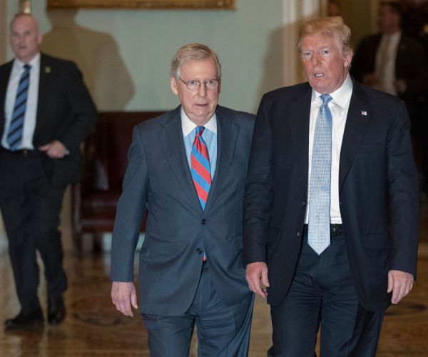 GOP Sens Don't Mention McCain Comment in Trump Meeting