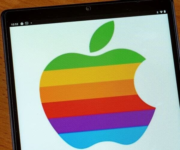 Apple, at $3T, Now World's Most Valuable Company