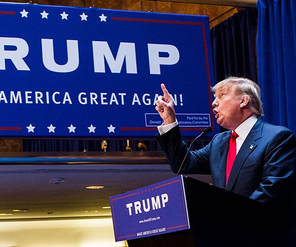 Trump's Combative Style Damaging His Campaign