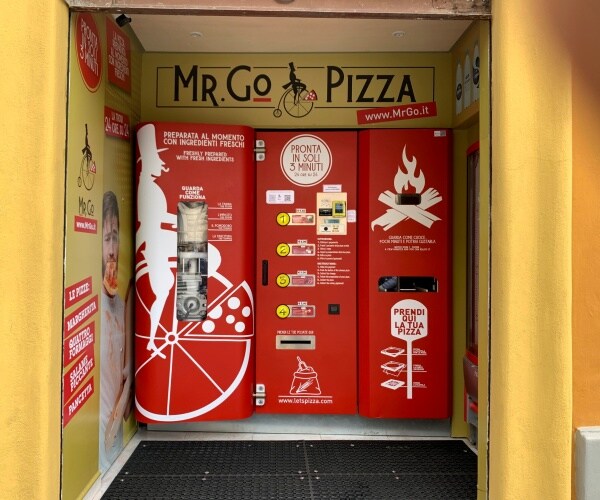 New Pizza Vending Machine Debuts in Rome