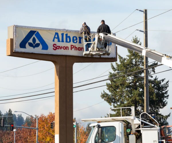 Albertsons Is Said to Delay Plans for IPO Amid Amazon Deal