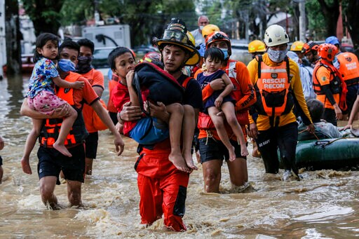 39 Dead after Typhoon Leaves High Water, Mud in Philippines