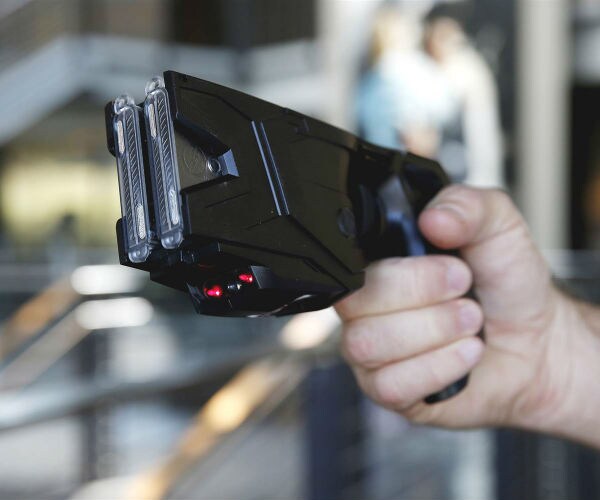 US Top Court Throws Out Massachusetts Stun Gun Ruling