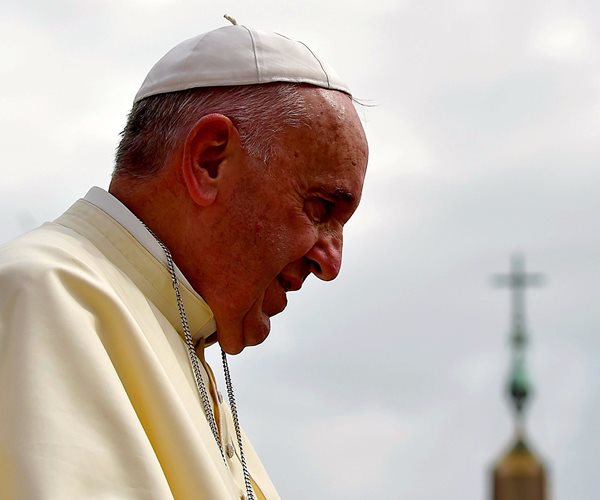 Pope Condemns Paris Killings as Unjustifiable, Inhuman Acts